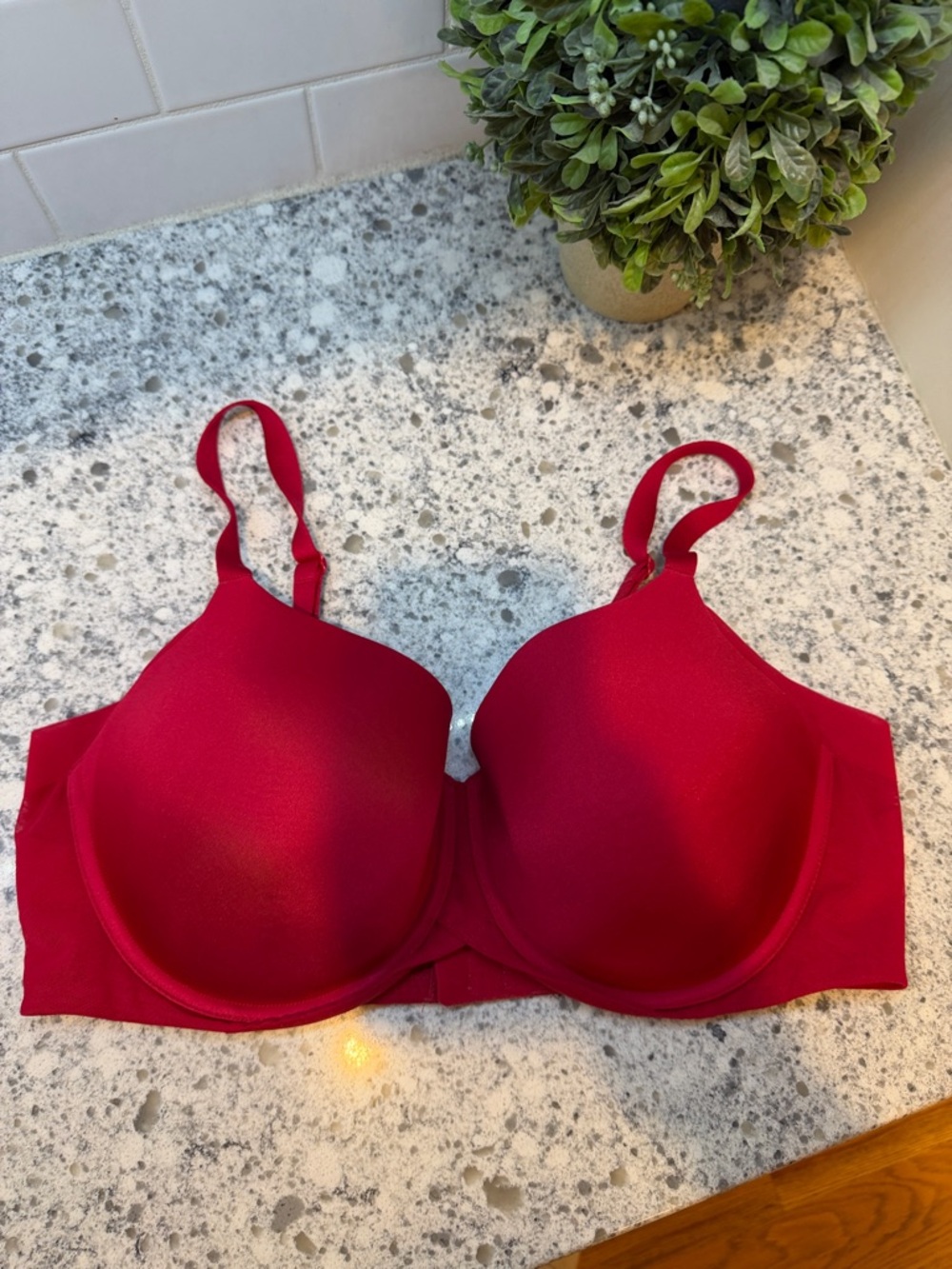 Wacoal Red Molded cup underwire bra size 42D